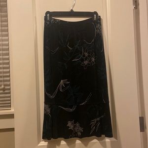 Chicos travelers black floral midi skirt